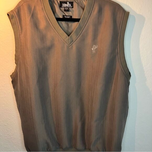 Ashworth golf vest 🏌️‍♂️ excellent condition 🏌️‍♂️ pockets 🏌️‍♂️ large - Picture 1 of 7
